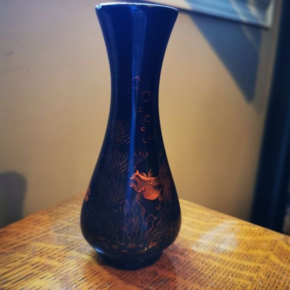 🍒 Lacquer Finish Vase with Goldfish Scene ~ Black Lacquer with Orange Goldfish - Picture 14 of 16